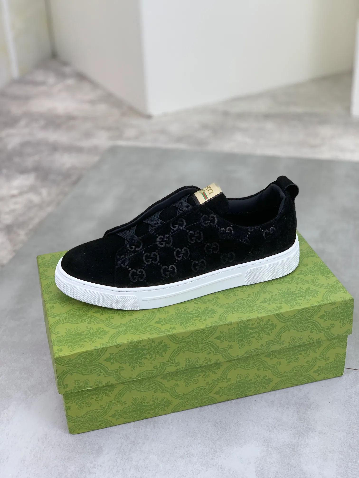 Men's shoes 💰P460💰[New model] (GUCCI) official website's latest 🎁🎁casual and fashionable men's shoes👟, hot style 💥 style is simple and elegant, exclusive for trendy men. Unique official website's latest brand double G elements Original 👑Gucci decoration, fashionable and generous, the fabric is original frosted calfskin✅Full imported sheepskin lining, the official website specifies wear-resistant, lightweight original rubber casual outsole, the classic model is taken in kind at the counter🎬38-44 3⃣️colors available